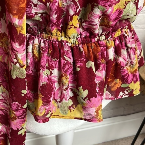 WAYF Square Neck Flounce Sleeve Floral Blouse - Picture 5 of 15